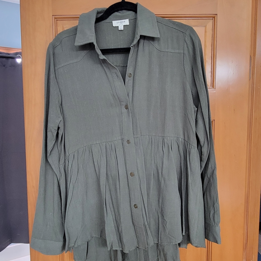 NWOT Hunter Green top